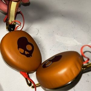 Wired skull candy vintage headphones